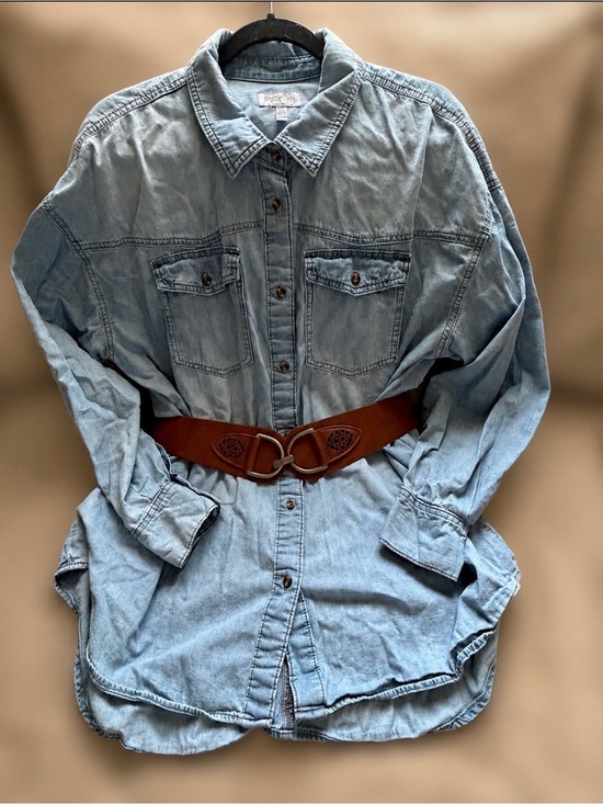 Sofía Vergara￼ Tops - Sofía Jeans by Sophia Vergara 
 Light Wash Denim Button-Up Shirt / Denim dress